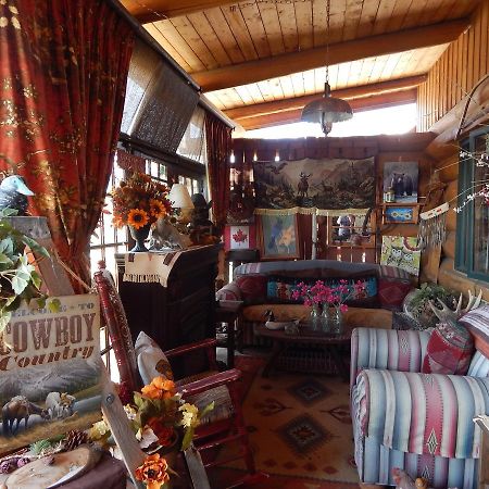 Idle Spurs Log Cabin Bed & Breakfast Black Diamond Bagian luar foto
