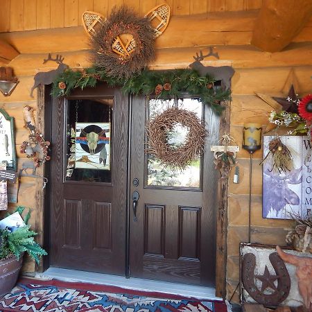 Idle Spurs Log Cabin Bed & Breakfast Black Diamond Bagian luar foto