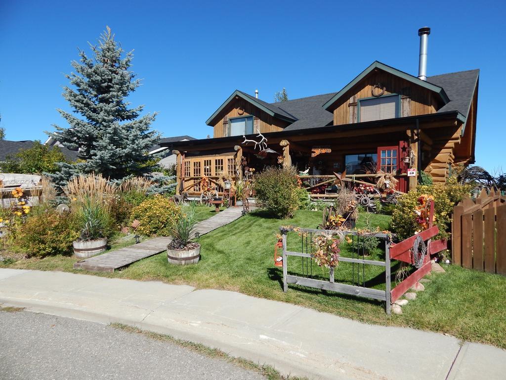 Idle Spurs Log Cabin Bed & Breakfast Black Diamond Bagian luar foto