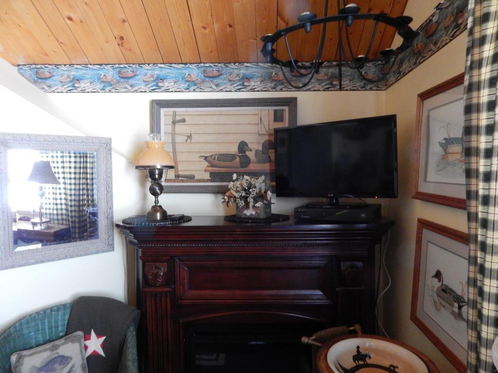 Idle Spurs Log Cabin Bed & Breakfast Black Diamond Bagian luar foto